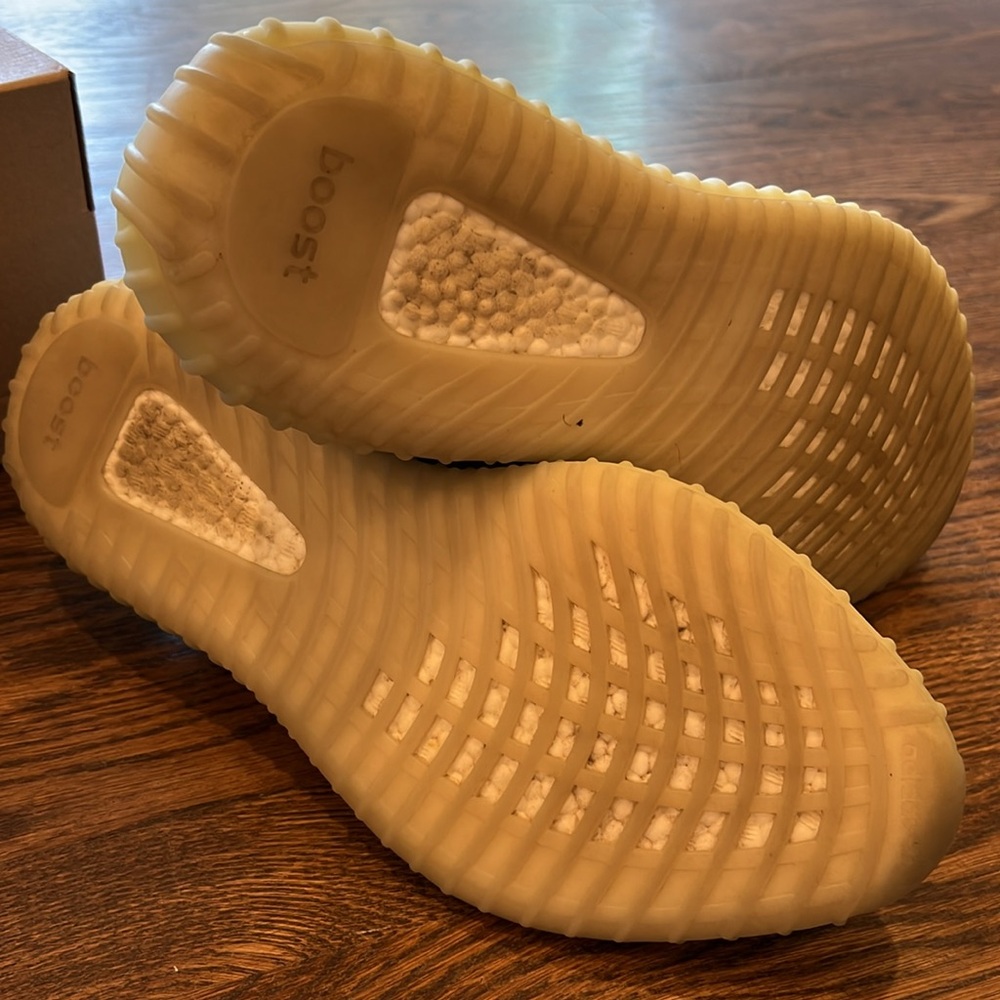 Yeezy Boost 350 V2 blue tint sneakers - Picture 12 of 14